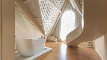 Exclusive Twin Room | Premium bedding, desk, free WiFi, bed sheets