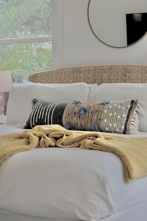 4 bedrooms, iron/ironing board, travel crib, free WiFi