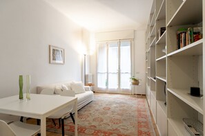 TV - Disciplini Two Bedrooms, 2 Br Apt By Halldis (Milan)