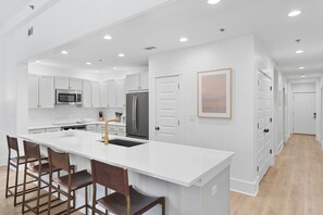 Fridge, microwave, oven, stovetop - Lazy Duck Retreat by AvantStay | Blue Mountain Priv Beach Access | Pool + Patio (Santa Rosa Beach)