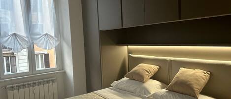 1 多间卧室、熨斗/熨衣板、WiFi、床单