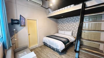 Habitación cuádruple familiar | Insonorización, wifi gratis y ropa de cama