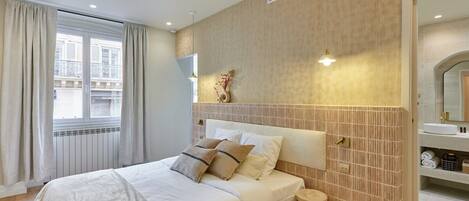 Appartement | Fer et planche à repasser, literie fournie
