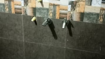 Deluxe Double Room | Bathroom | Shower, soap, shampoo