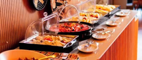 含每日吃到飽早餐