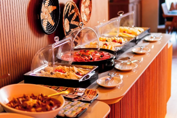 Petit déjeuner buffet compris tous les jours