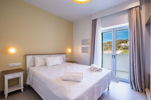 Standard-Apartment, Stadtblick | 3 Schlafzimmer, schallisolierte Zimmer, Bügeleisen/Bügelbrett