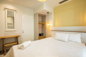 Superior Apartment, City View | 3 bedrooms, soundproofing, iron/ironing board, free WiFi - Onyro Villas (Karpathos)