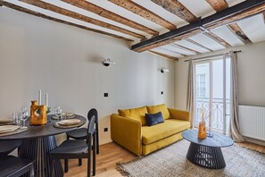 Apartment | Living area - Charming Apartment Center of Paris/montorgueil (Paris)