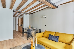 Apartment | Living area - Charming Apartment Center of Paris/montorgueil (Paris)