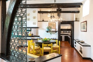 Villa | 11 bedrooms