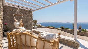 Villa | Balcony