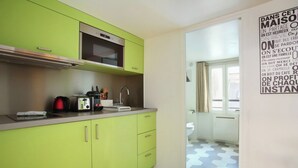 House | Dapur peribadi | Pembancuh kopi/teh, peti sejuk, ketuhar gelombang mikro, ketuhar 