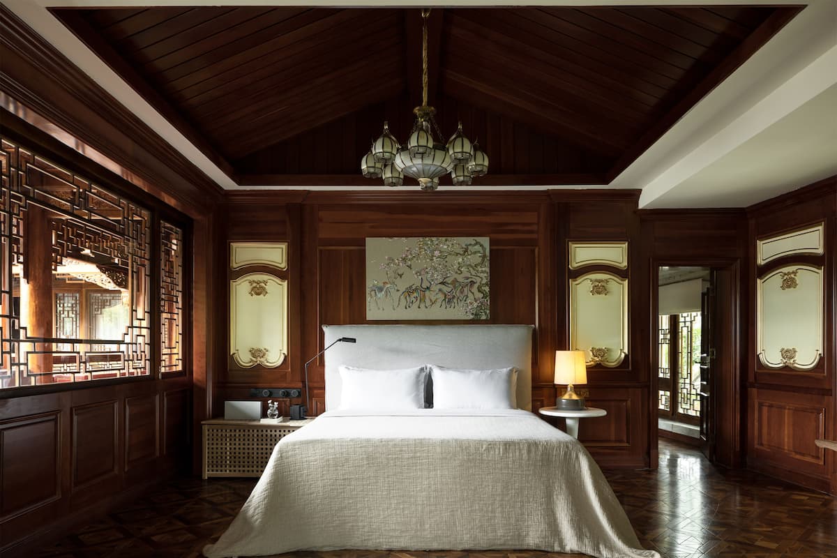 Suite, Patio, Mountain View