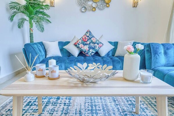 TV - The Suite, Palm Hills - VG4223, Residential Suites near AUC by ELEGANT (New Cairo City)