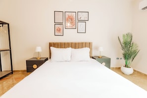Iron/ironing board, WiFi - Garden Residence near CFC Mall - 11, Garden Residence near CFC (New Cairo City)
