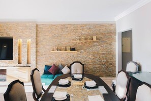 Dining - Mivida 302 (New Cairo City)