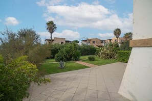 Family Apartment, Multiple Bedrooms (Porto Relax Apartment 1 With Sea View) | Garden - Porto Relax Apartments (Santa Cesarea Terme)