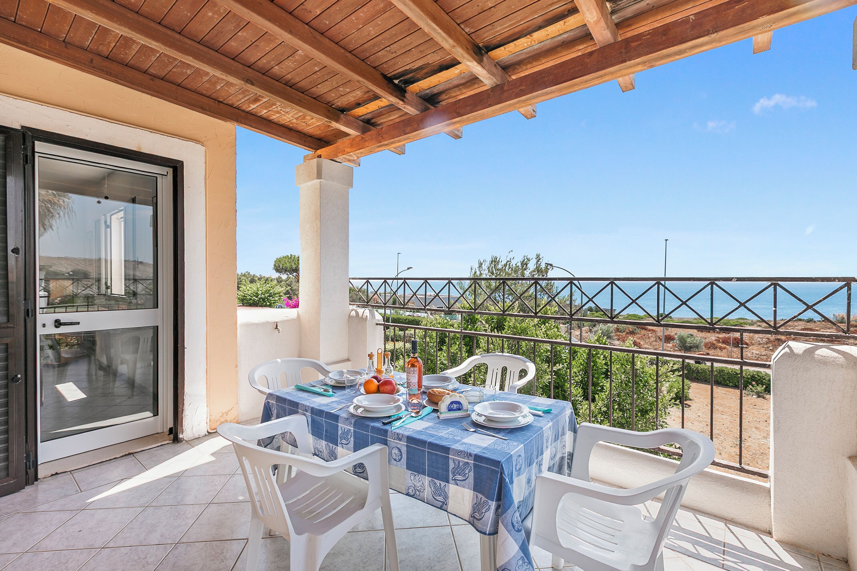 Family Apartment, Multiple Bedrooms (Porto Relax Apartment 2 With Sea View) | Outdoor dining