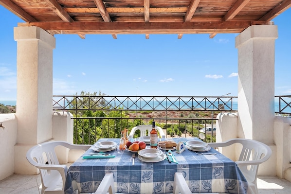 Family Apartment, 2 Bedrooms, Balcony (Porto Relax Apartment 2 With Sea View) | Outdoor dining