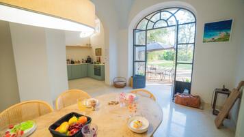 Familienapartment, Mehrere Schlafzimmer, 2 Bäder (Vallone Apartment S) | Speisen