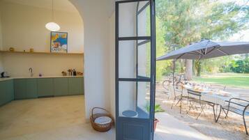 Appartamento familiare, camere multiple, 2 bagni (Vallone Apartment S) | Ristorazione all'aperto