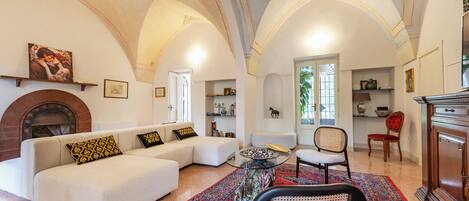 Family Apartment, Multiple Bedrooms, 2 Bathrooms (Vallone Apartment S) | Living area