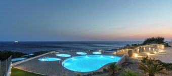 Beachfront Villa Atalandia With Heated Pool, Gym, Bbq & Office