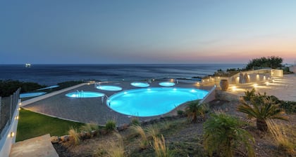 Strandvilla Atalandia mit beheiztem Pool, Fitnessraum, Grill & Büro