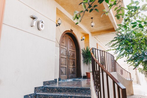 The Seven Six Near Waterway 5A - 13, THE SEVEN SIX near WATERWAY 5A MALL By ELEGANT