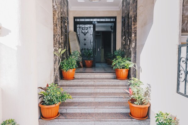 Interior - VIOLA Near Waterway - 12, VIOLA New Studio - Higher Floor (New Cairo City)