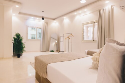 VIOLA Near Waterway - 21, VIOLA New Studio - Higher Floor