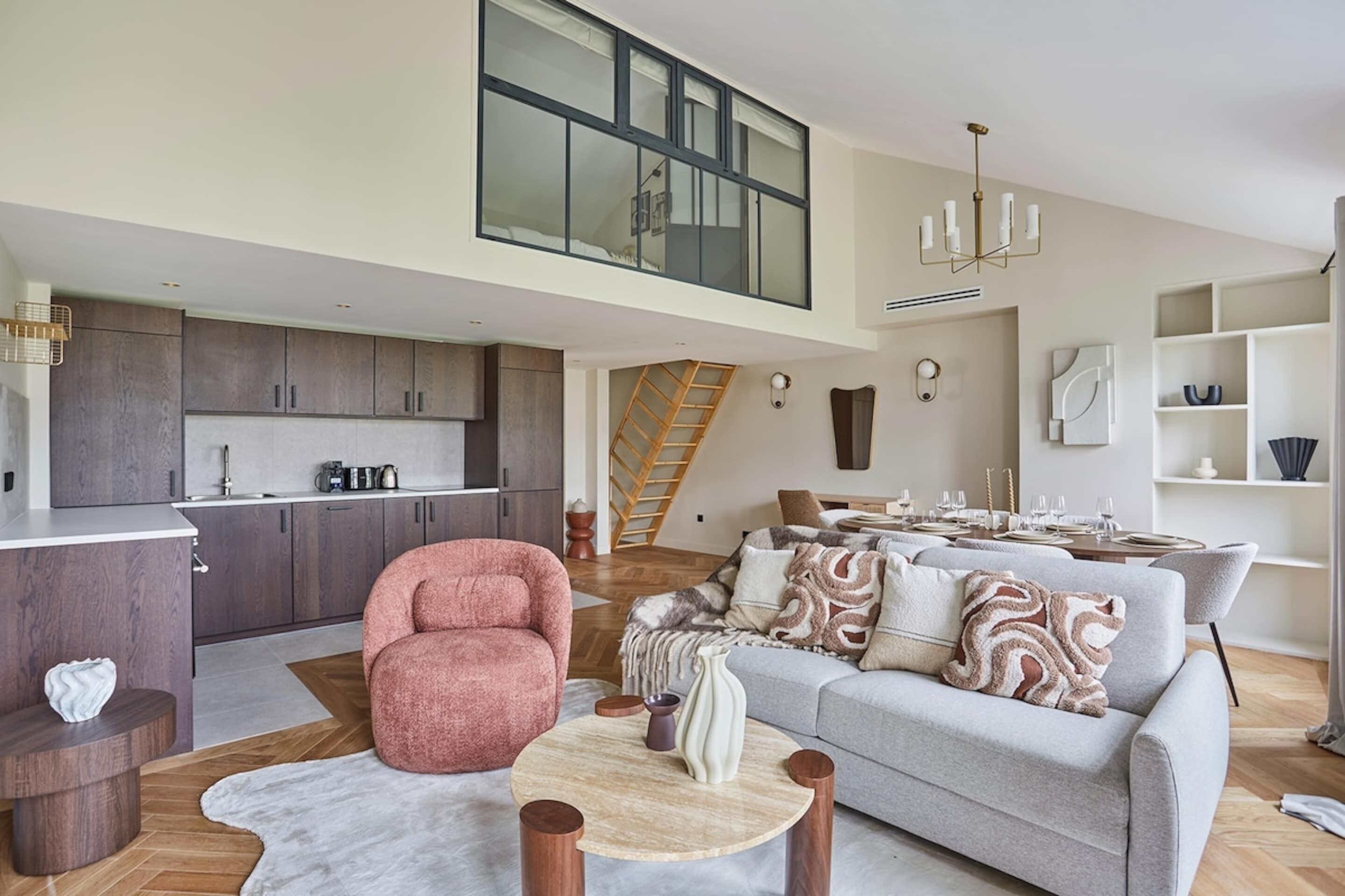 อพาร์ทเมนท์ | บริเวณนั่งเล่น | ทีวีจอแบน