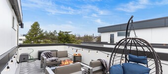 Townhome w/Rooftop Deck-Heated Floors-15 min FIFA-Walk 2 Restaurants/Bars.