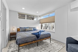 3 bedrooms, in-room safe, desk, iron/ironing board