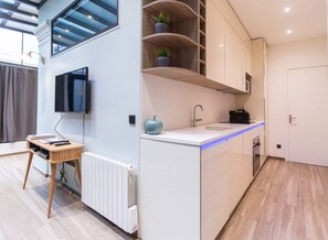 Apartment | Private kitchen | Fridge, microwave, oven, dishwasher