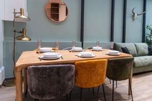 Apartment | Dining