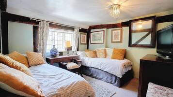 Cottage | 3 bedrooms, free WiFi, bed sheets