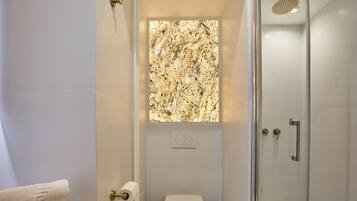 Căn hộ | Phòng tắm | Máy sấy tóc, xà phòng