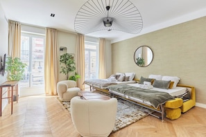 Apartment | Laptopgeeigneter Arbeitsplatz, Bügeleisen/Bügelbrett, Bettwäsche