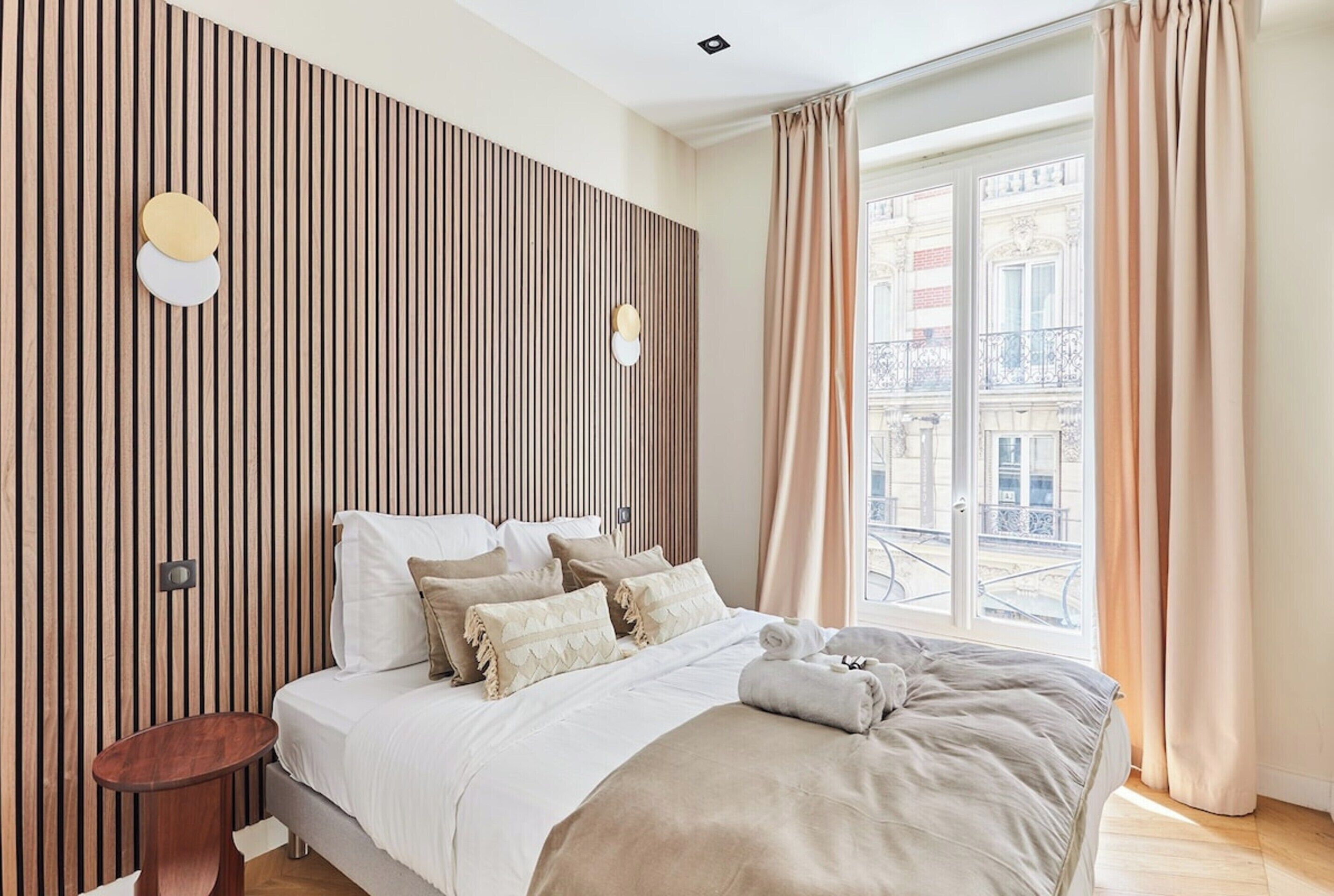 Apartment | Laptop workspace, iron/ironing board, bed sheets