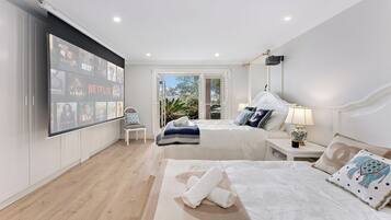 4 bedrooms, free WiFi, bed sheets