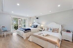 4 bedrooms, free WiFi, bed sheets