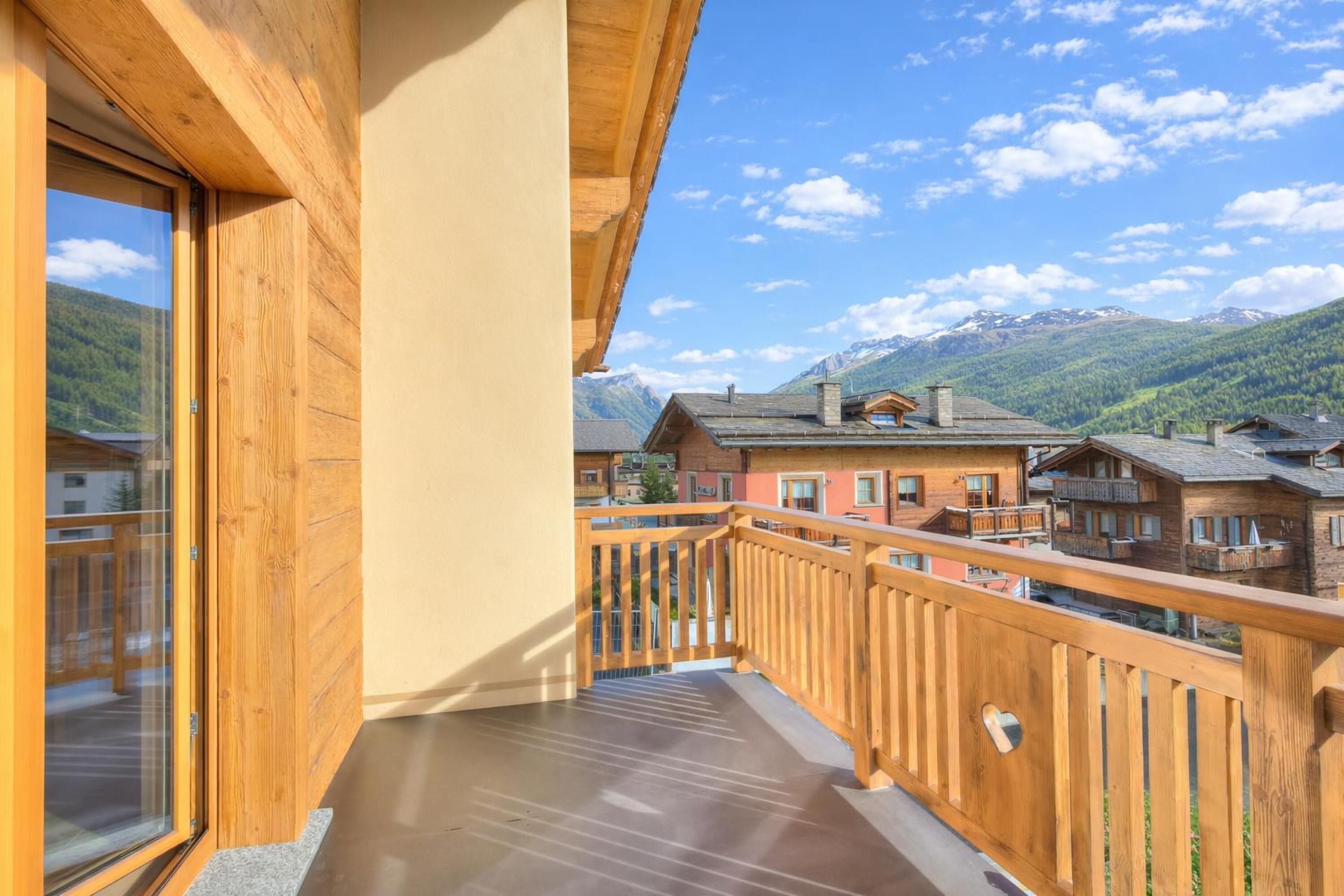 Family Apartment, Multiple Bedrooms, 2 Bathrooms (Timo Ski In 10 m) | Terrace/patio