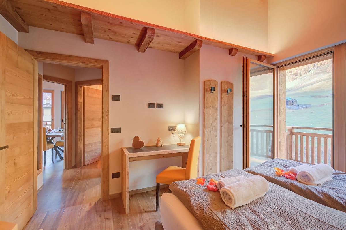 Familie appartement, 2 slaapkamers, 2 badkamers (Blu Genziana Ski In 10 m) | 2 slaapkamers, gratis wifi, beddengoed
