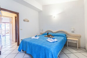 1 bedroom, laptop workspace, free WiFi, bed sheets - Sandy Bear Guesthouse (Palau)