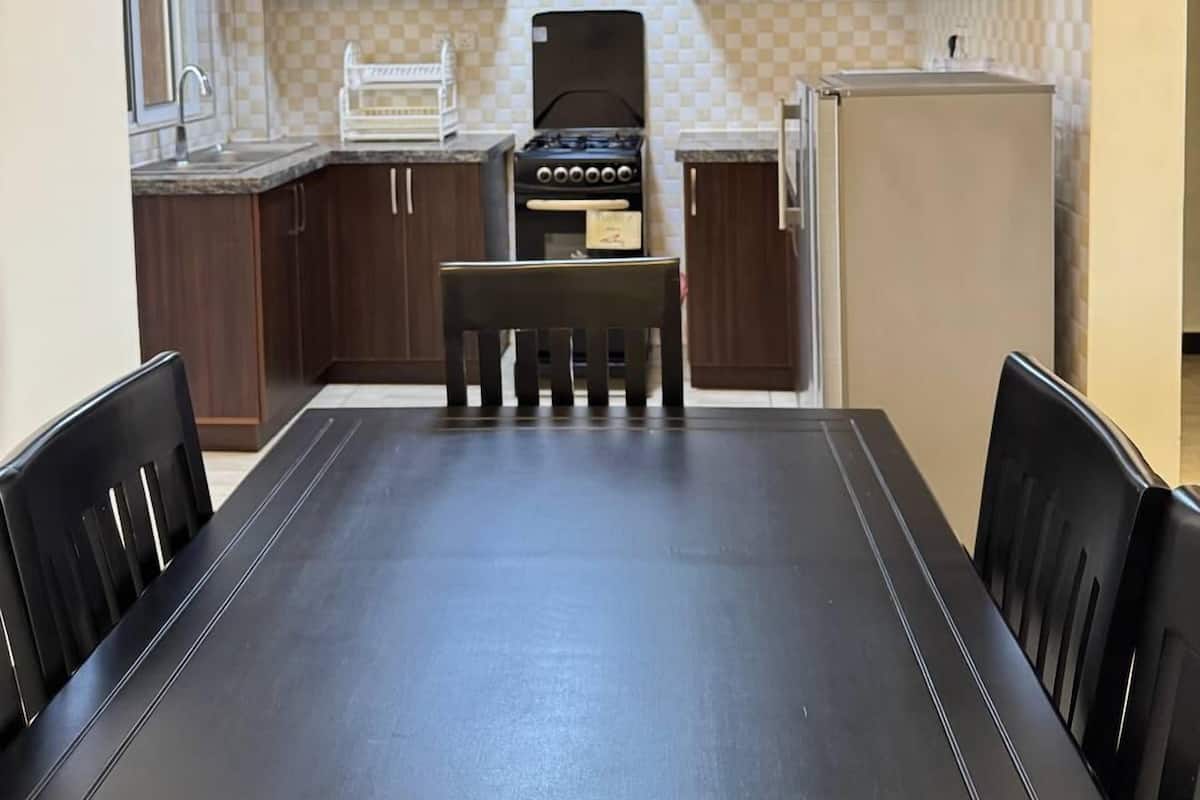 Basic Apartment, Lake View | In-room dining