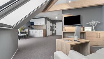 Fernseher, Stereoanlage