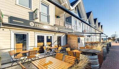 Bude 6 directly on the dike in Dagebüll for 2 persons with water view