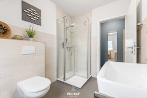 Shower, hair dryer - Bude 9 directly on the dike in Dagebüll for 2 persons with water view (Dagebüll)